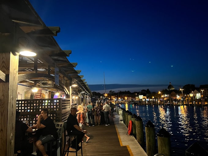 Pussers caribbean grille outdoor
Annapolis night life guide